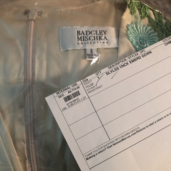 Badgley Mischka Champagne Floral Embroidered Gown Sz 6 - Picture 4 of 6